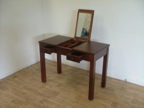 Modern Mahogany Dressing Table
