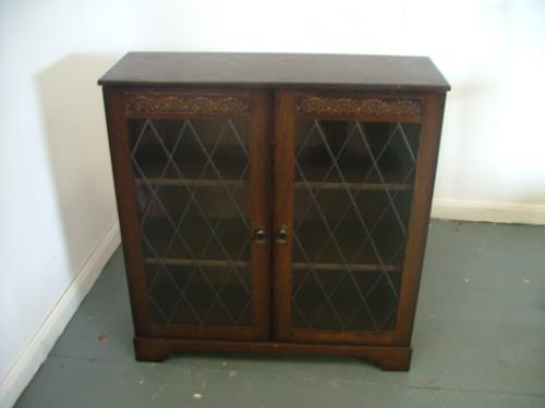 Display cabinet - Dark Wooden