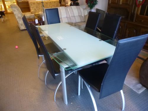 Glass table and 6 Chairs