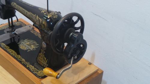 Singer Hand Crank Sewing Machine