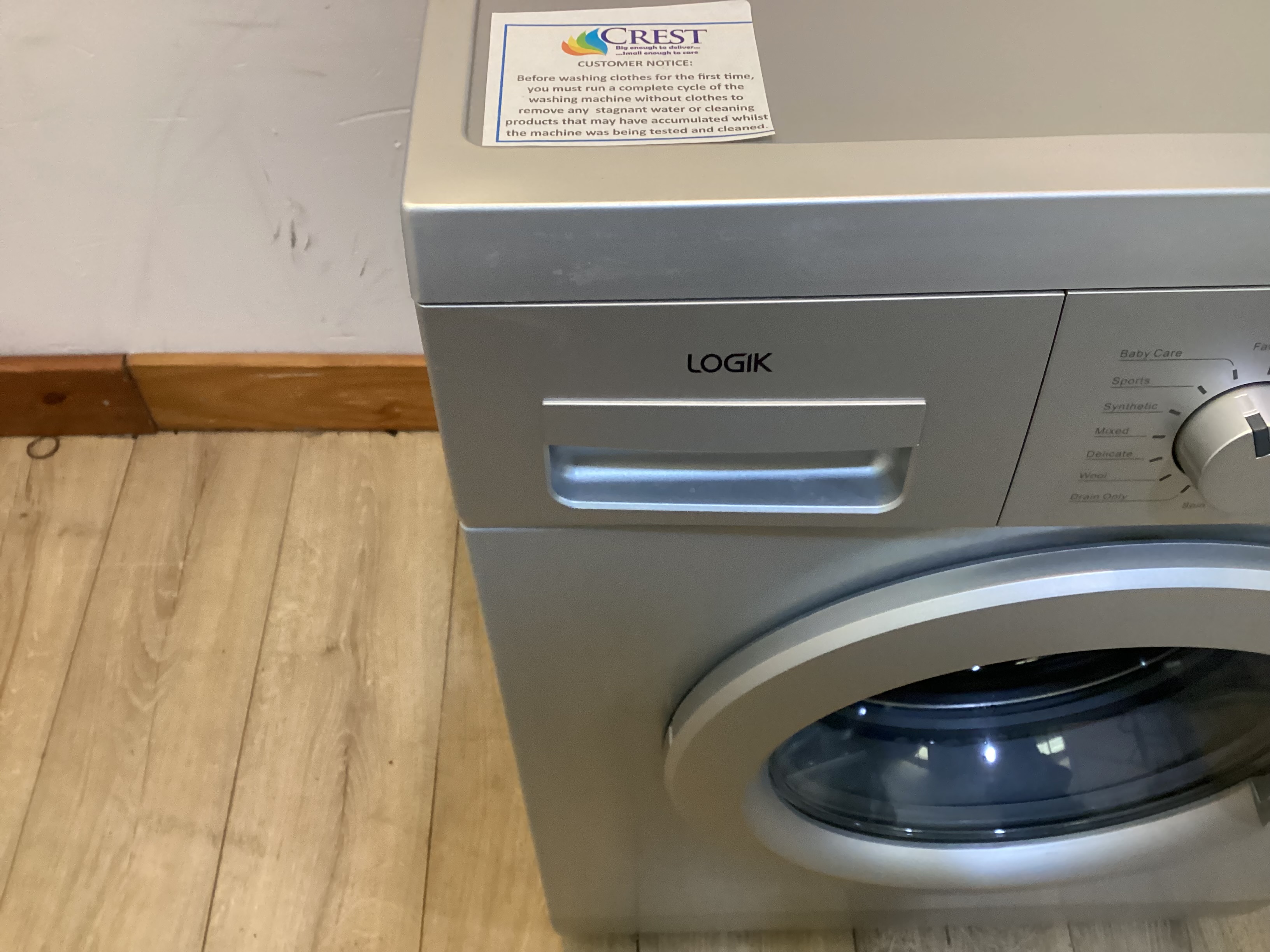 Logik 8kg Washing machine