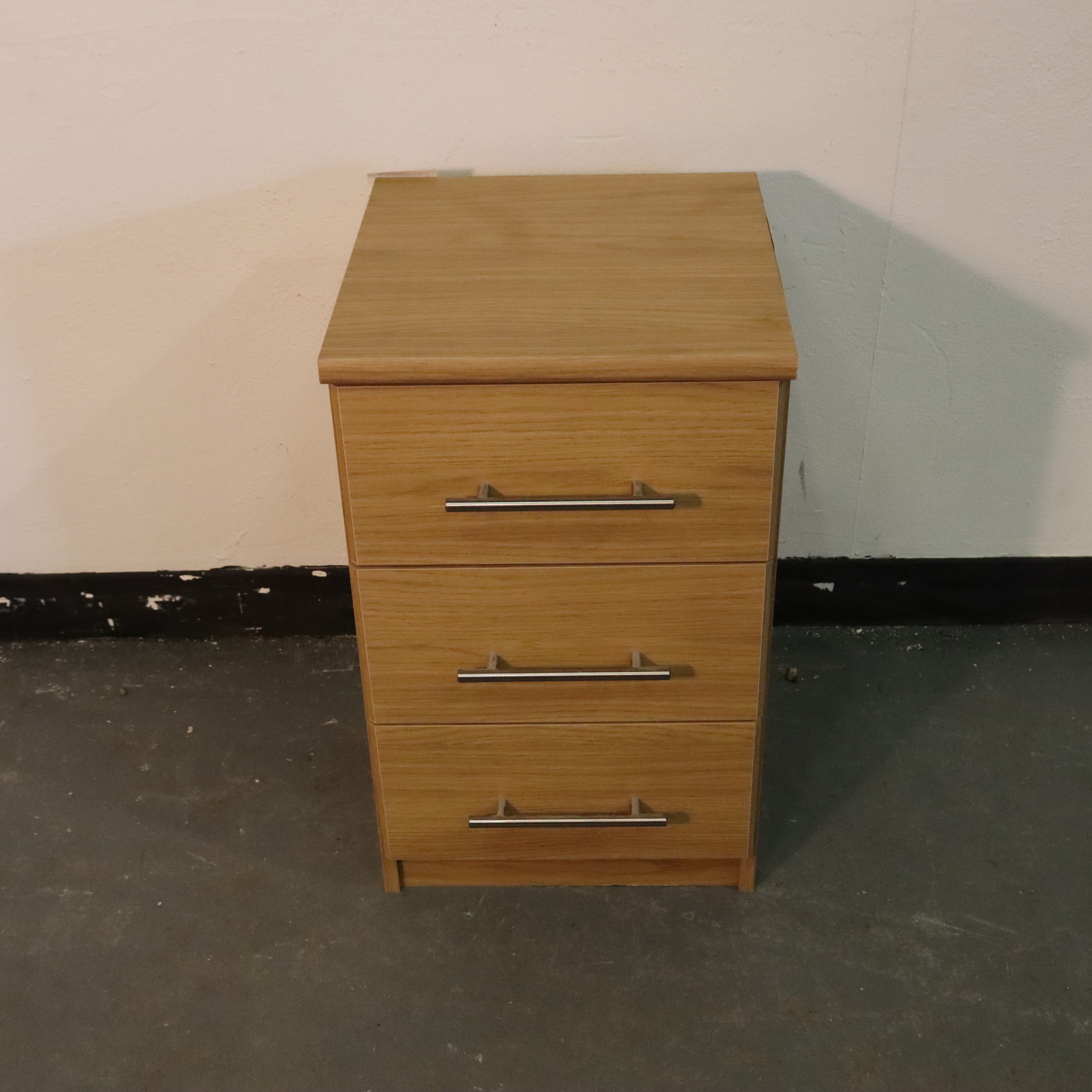 Small Lightwood Chest of Drawers