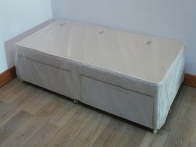 Single Divan Bed with Drawers